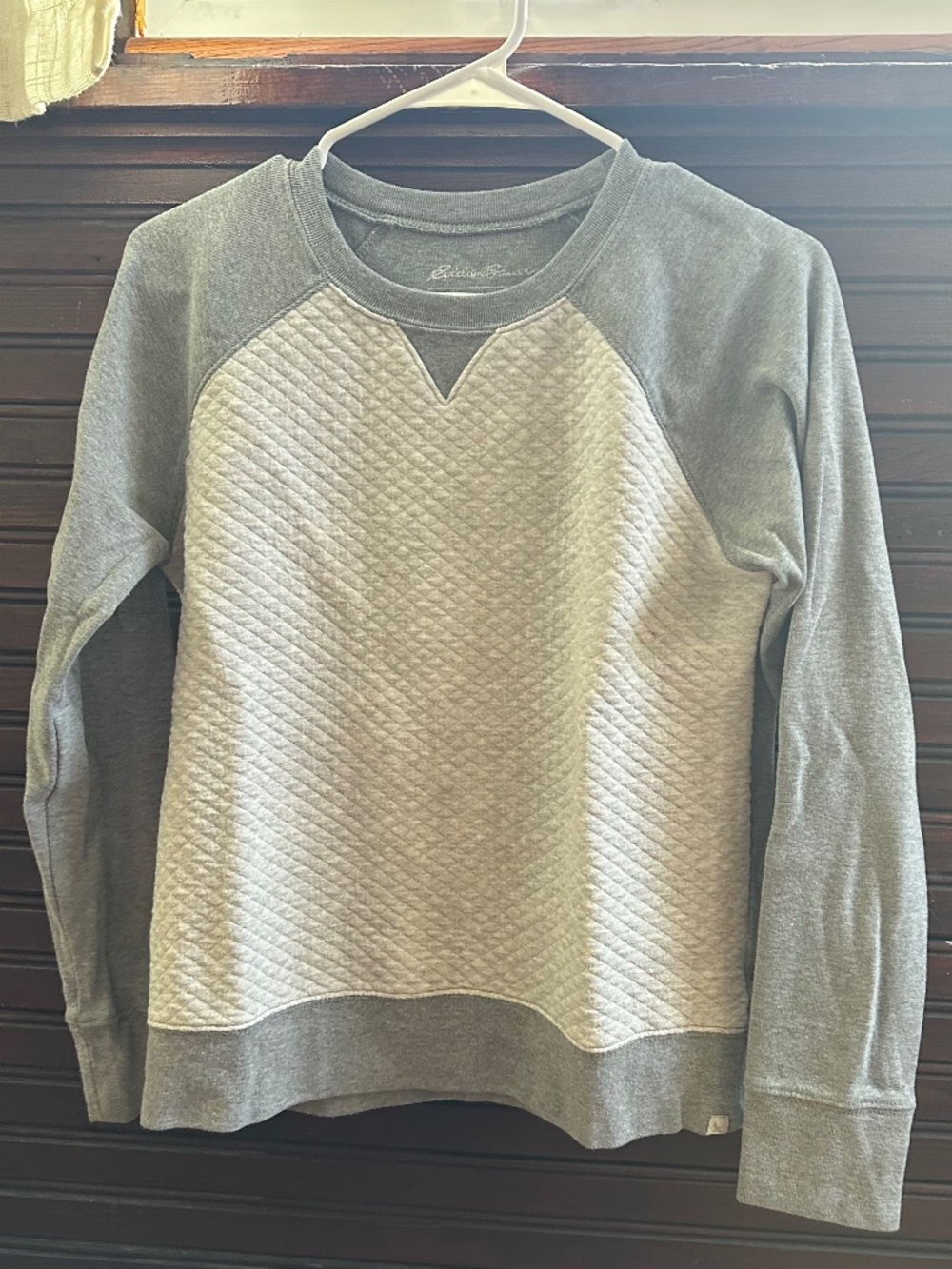 Eddie Bauer Gray and Cream Quilted Raglan Sweatshirt
